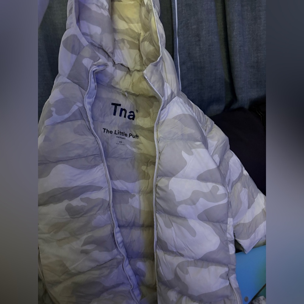 Aritzia brand TNA Camouflage Little Puff Jacket puffer jacket